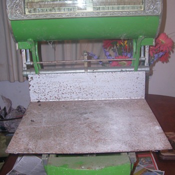 What is this??? I have googled and think it might be a computing scale?? - Tools and Hardware