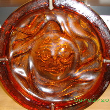 ANTIQUE GLASS ASHTRAY - Tobacciana
