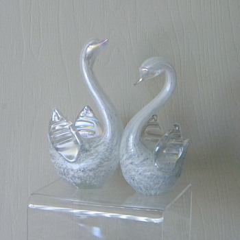 Graduation Iridescent Swans Pair - Art Glass