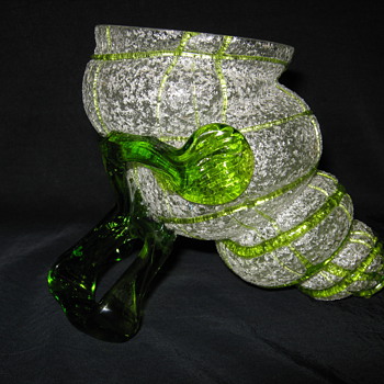 Kralik circa 1900 Shell /Cornucopia Vase Meteor Decor with White Frit and Radiant Green Threading  - Art Glass
