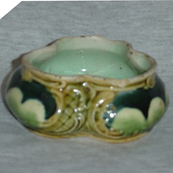 Majolica "dish"