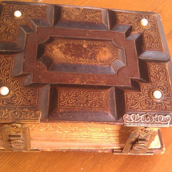 Antique Photo Album Full Of Tintype's and CDV - Photographs