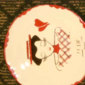 Unidentified collectible plates  - China and Dinnerware