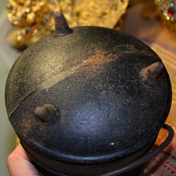 Old Cast Iron Smudge Pot!