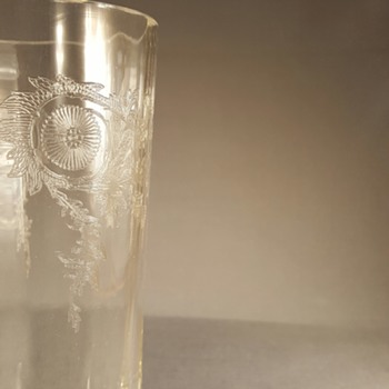 I need help in identifying this glass.. Is this made by HEISEY? - Glassware
