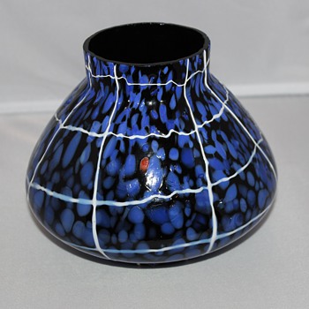 Blue vase with white veins unknown maker - Art Glass