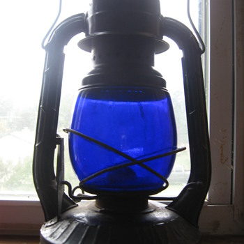 Dietz Little Wizard with colbolt blue globe