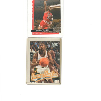 MICHAEL JORDAN AND HERSERY HAWKINS BASKETBALL CARDS - Basketball