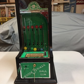 Lark Vendor 1920s - Coin Operated