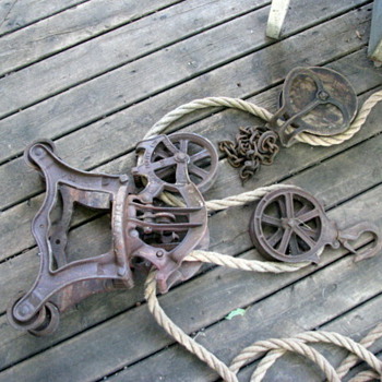 Block and tackle hoist