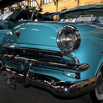 Vintage Ford Mainline  - Classic Cars