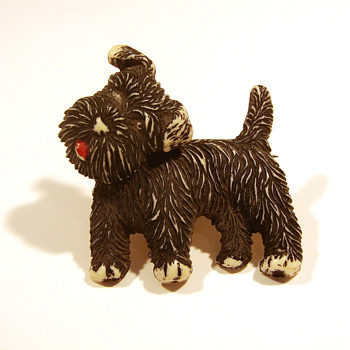 Plastic Scottie Dog Pin with Moveable Head