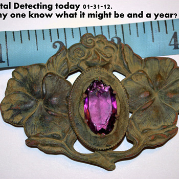  woman’s broach