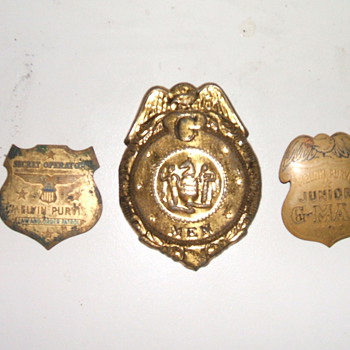 1930's Post Toasties G-Man Badges