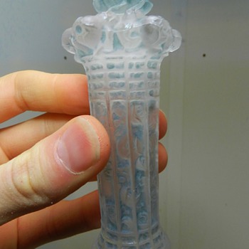 c.1912 LALIQUE Perfume Flacon / Bottle - "Panier de Roses" - One Dollar