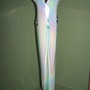 Art glass vase any info on signature? - Art Glass