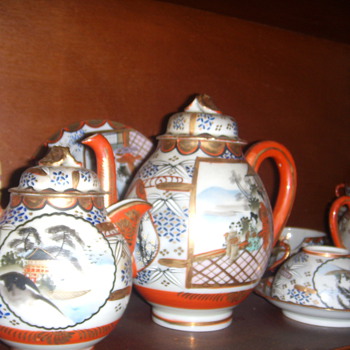 Unable to identify Tea Service Marks