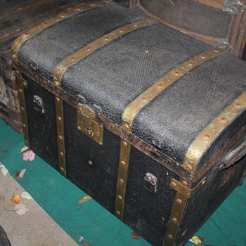 Civil War ERA Brass Bound - this one is a keeper - Furniture