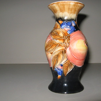 NOT  MOORCROFT  BUT  WHO? - Art Pottery