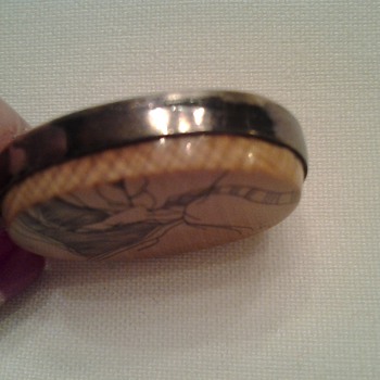 VINTAGE IVORY SCRIMSHAW
