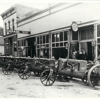 Wallis Tractors   Golden Bear    1914 Grant City, Mo.  