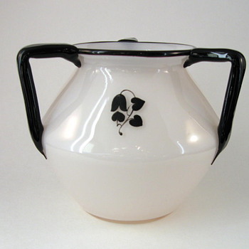 Loetz 3-handled Tango vase with design by Dagobert Peche - Art Glass