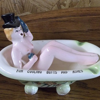 Lady in Tub Ashtray - Tobacciana