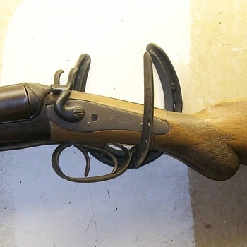 12 gauge double barrel shot gun