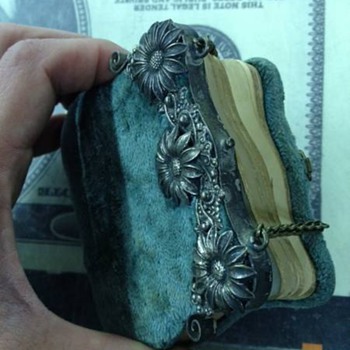 purse / notepad ? or funeral log book?
