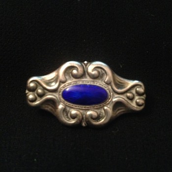 Art Nouveau C-clasp brooch w/ cobalt guilloche. Marked 83CS. - Costume Jewelry