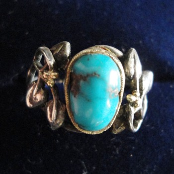 British Arts and Crafts floral silver and turquoise ring, likely by Liberty Co 1900 - Fine Jewelry