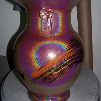 Iridescent glass vase - Art Glass