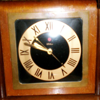 Antique Warren Telechron Co. Clock Art Deco Wood - Clocks
