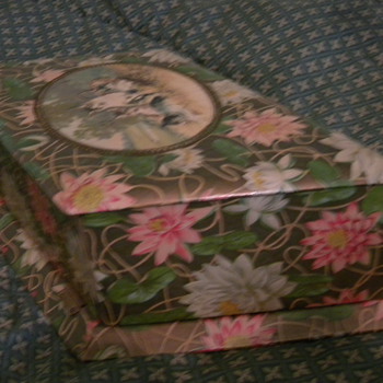 Antique Jewelry, Brush/Comb, or Dresser Box - Fine Jewelry