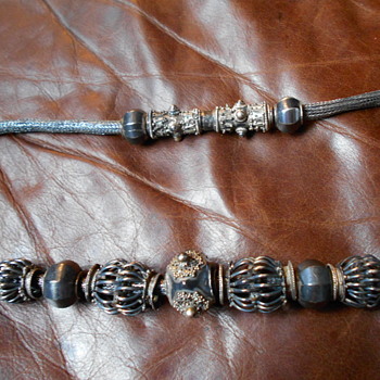 How old is this? Looks asian. - Fine Jewelry