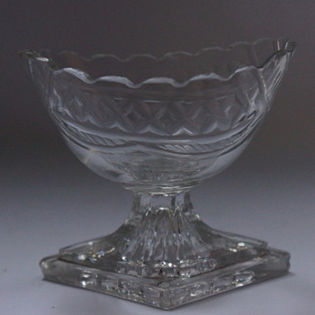 Pedestal Salt Boat - Glassware