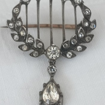Help needed to identify age and origin of this brooch - post #1 - Fine Jewelry