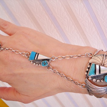 Zuni? Unsigned Slave Bracelet - Native American