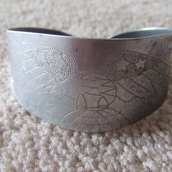 WW2 trench art USMC bracelet - Military and Wartime