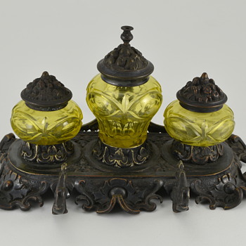 Vaseline (uranium) Glass Triple Cut Glass Inkwell Elkington 1841 - Glassware