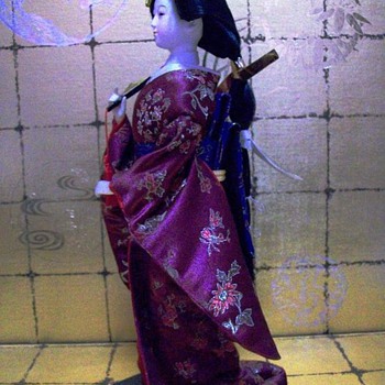 A geisha with a unique hairstyle - Dolls