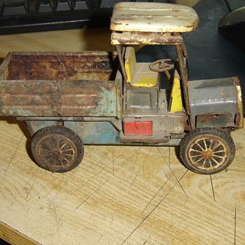 Old 1950s friction truck