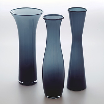 Three dark blue-grey vase models - Ingegerd Råman, Orrefors 2000s first decade. - Art Glass