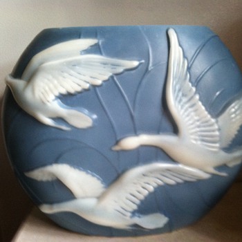 Phoenix or Consolidated Pillow Vase - Art Glass