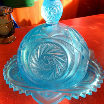 does anyone know approximate age and name of this beautiful domed butter?