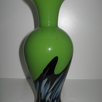 Czechoslovakia Glass Green Tango Vase Ruckl? or Kralik? Welz? - Art Glass