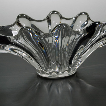 #35 Oval "Bulbous" Bowl by Vannes Le Châtel - Art Glass
