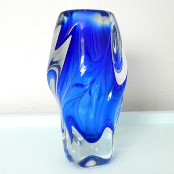 Another mystery piece of glass! - Art Glass