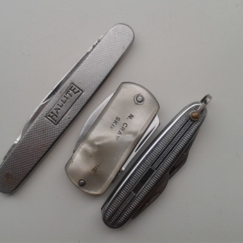 Three small knives - Sporting Goods