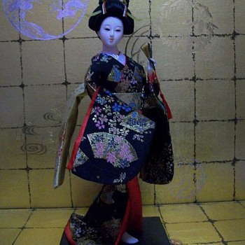 Geisha in Black Kimono - Dolls
